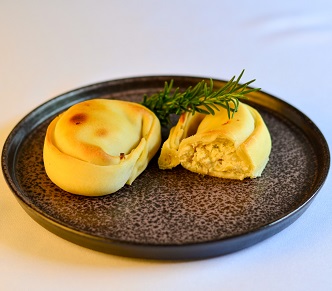 Empanada de Queijo, Cebola e Alho Poró (2 unidades)