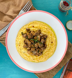 Polenta com Picadinho de Língua ao Molho de Vinho