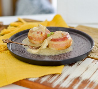 Medalhão de Filé Mignon Suíno ao Molho de Vinho com Champignon (até 2 pessoas)